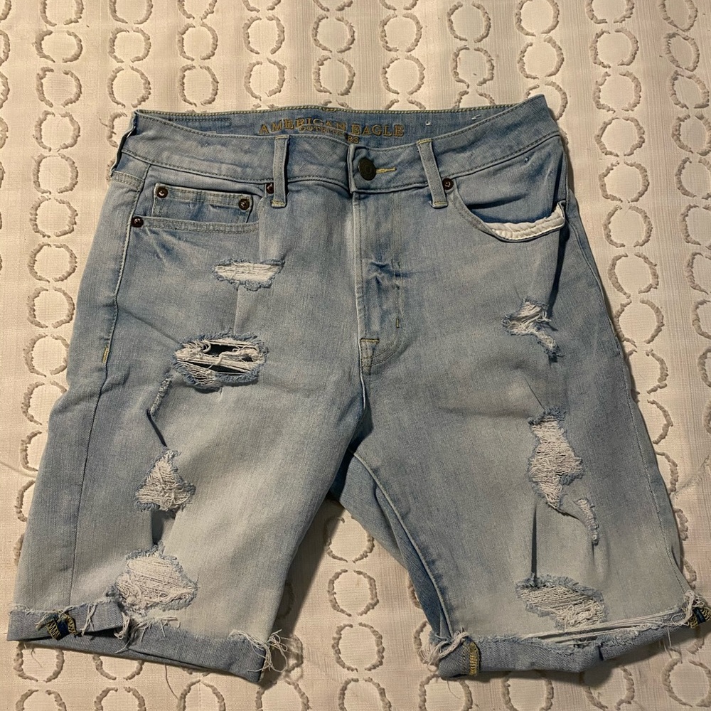 LightWash American Eagle ripped jean shorts